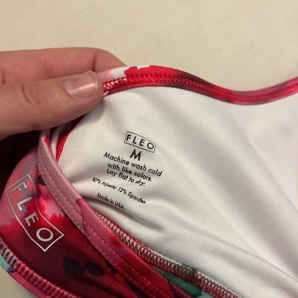 Fleo Reinette Micro Sports Bra - Light Support (Medium / Magenta Wish) - Picture 3 of 3